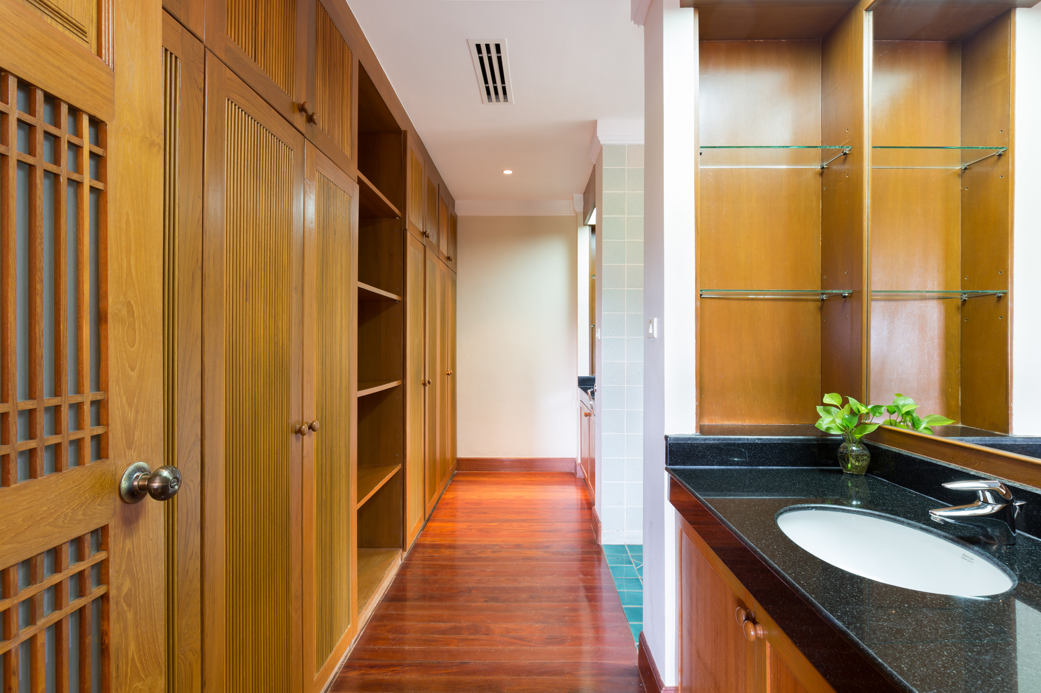 6 BEDROOM VILLA IN LAKEWOOD HILLS LAYAN (SUC-1088) image