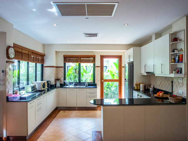 4BEDROOM POOL TOWNHOME IN LAGUNA COVE (SUC-1089) image
