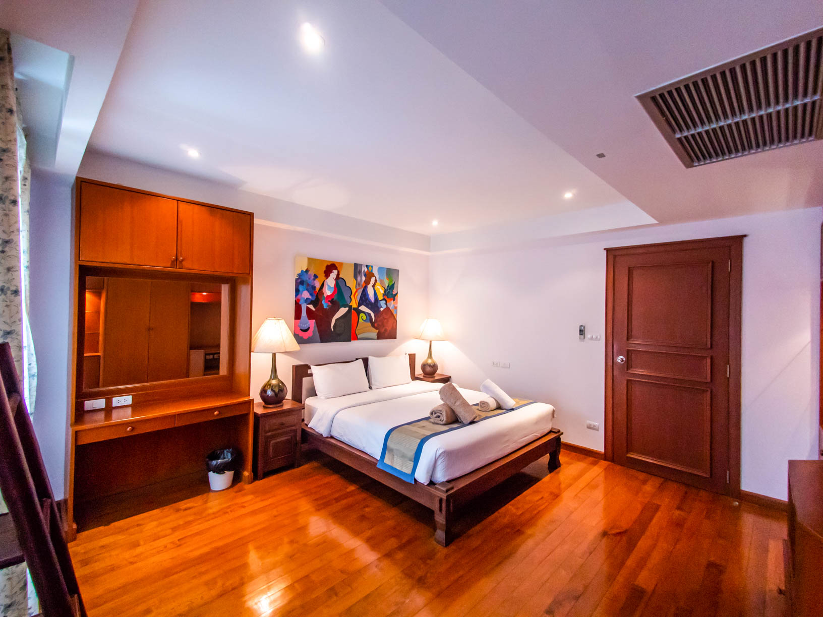 4BEDROOM POOL TOWNHOME IN LAGUNA COVE (SUC-1089) image