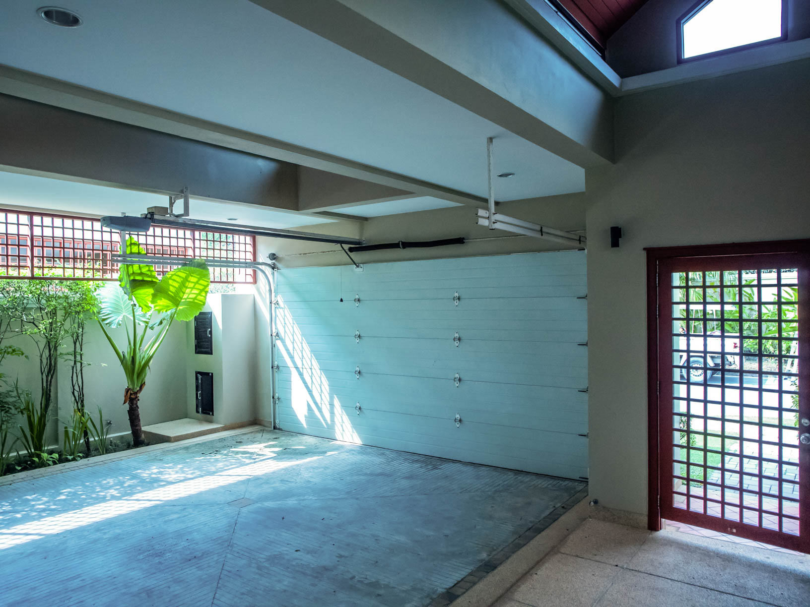 4BEDROOM POOL TOWNHOME IN LAGUNA COVE (SUC-1089) image