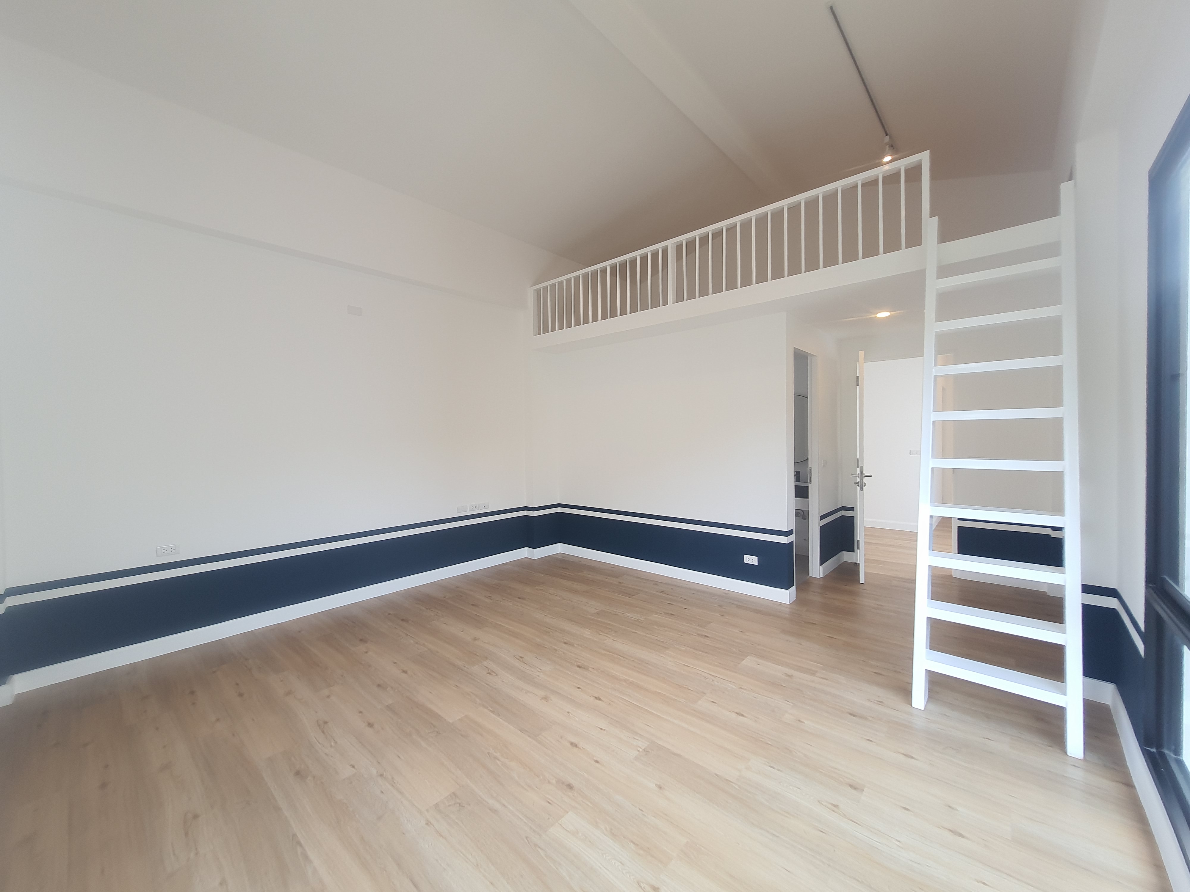 Japanese Loft Home In Koh Keaw (SUP-1095) image