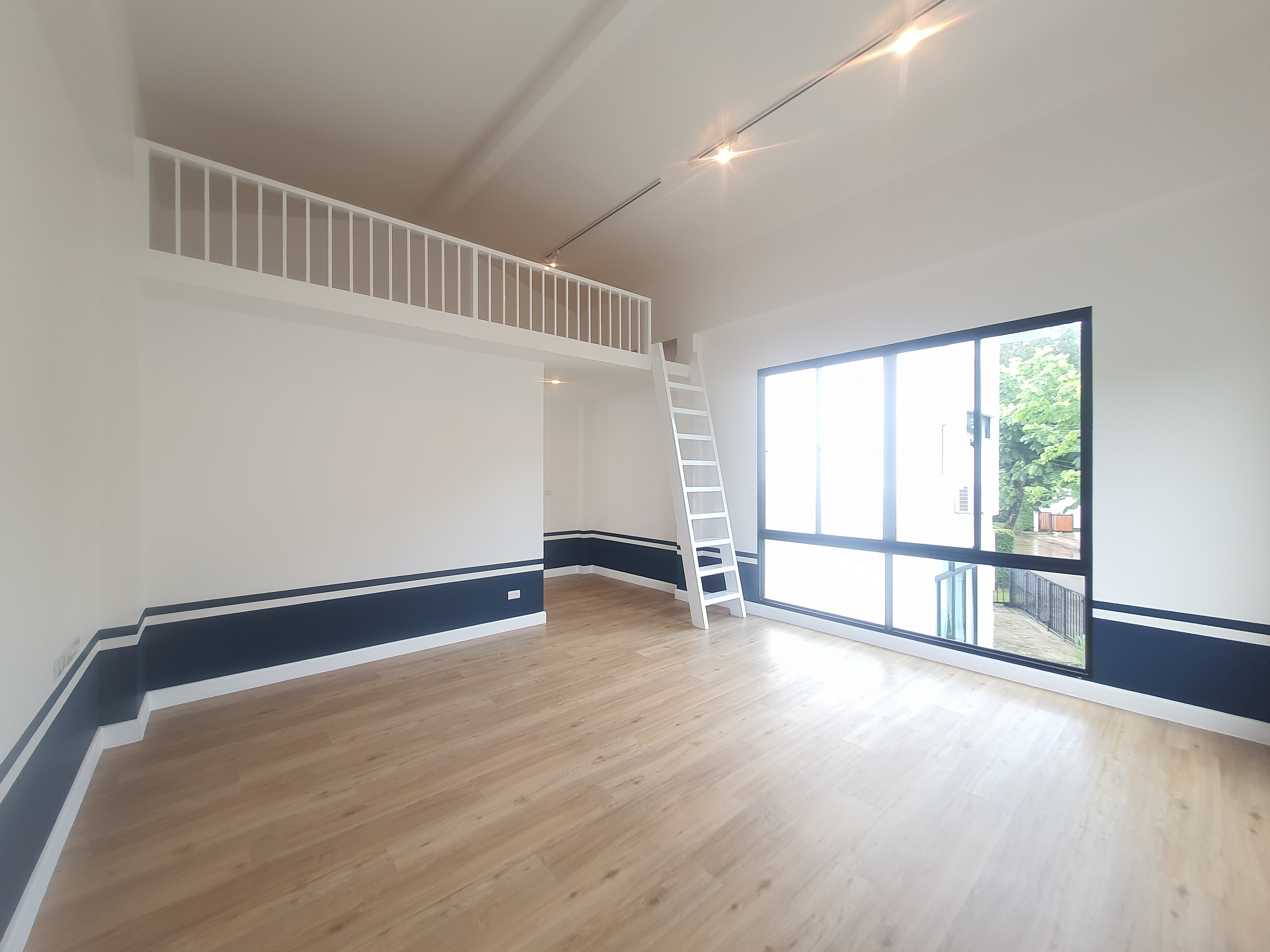 Japanese Loft Home In Koh Keaw (SUP-1095) image