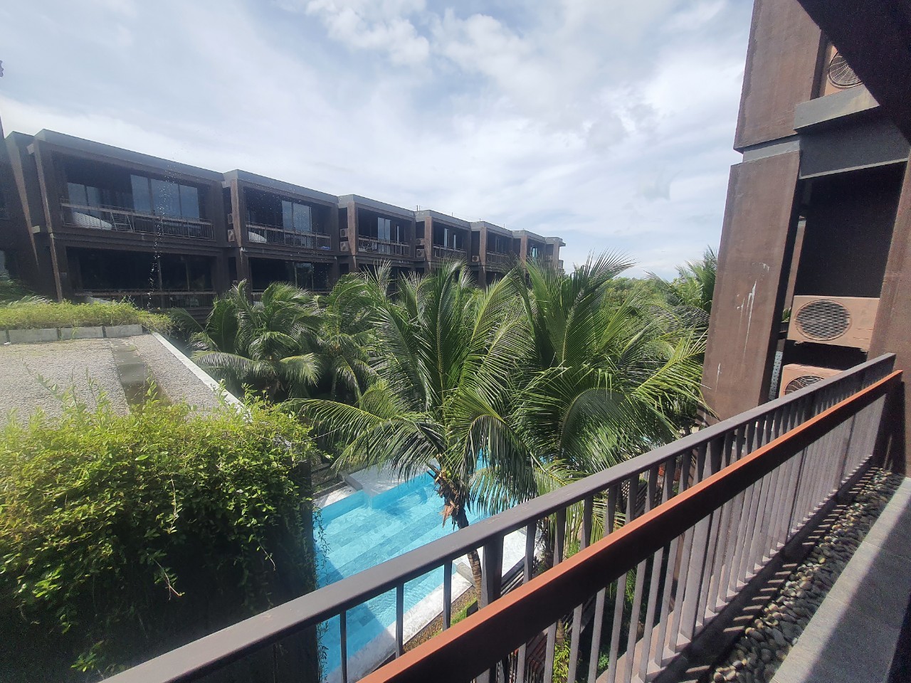 Contemporary comfort classic architecture in Saturdays Residence (SUC-1096) image