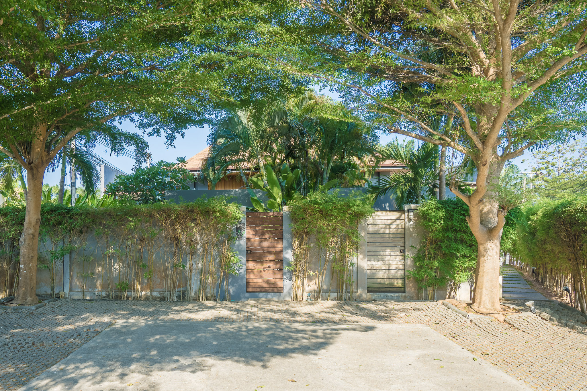 A ready to move-in, a modern 2 bedrooms villa (SUC-1103) image