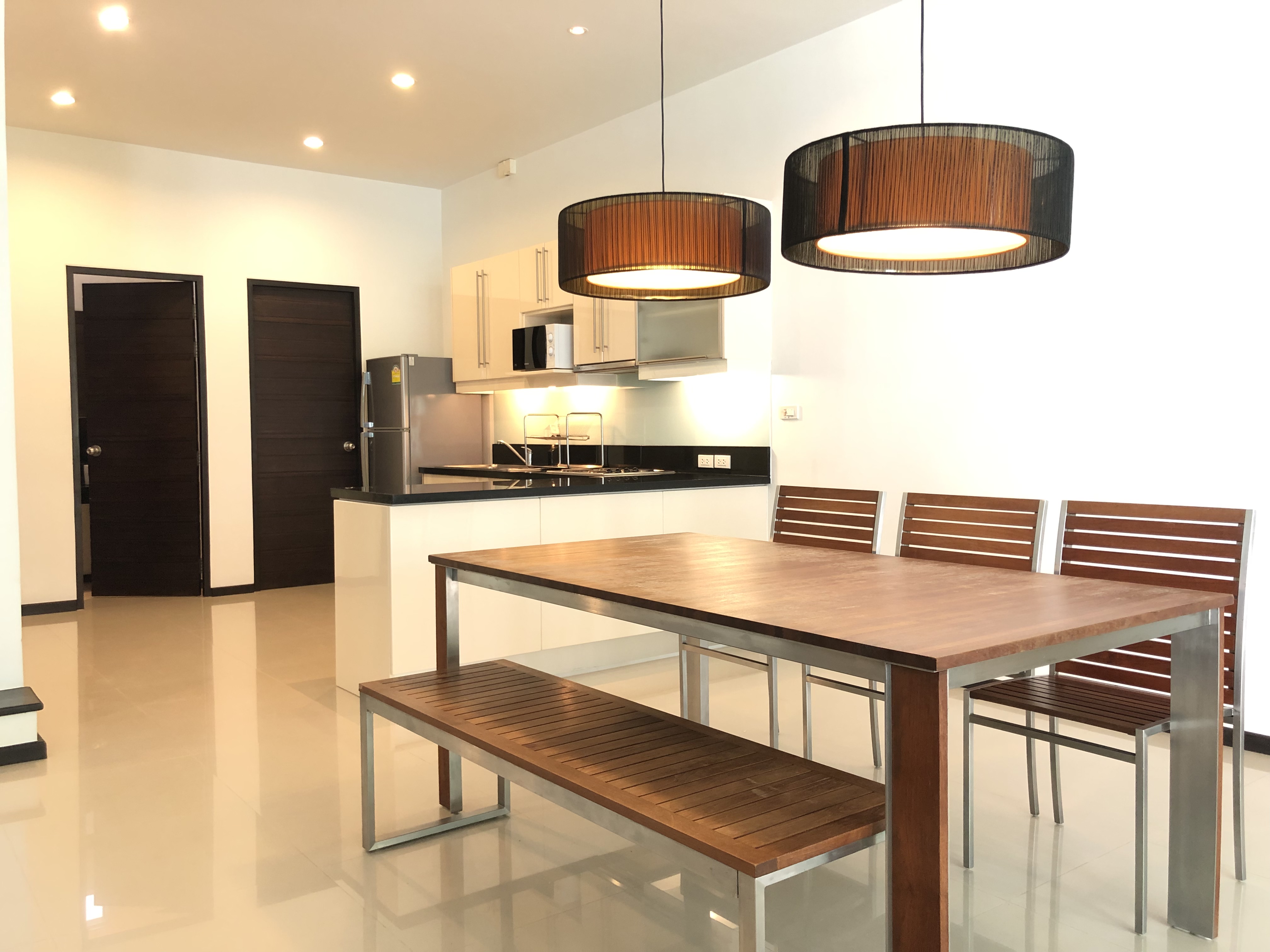 Well-appointed 3 bedrooms duplex condominium-style (SUC-1111) image