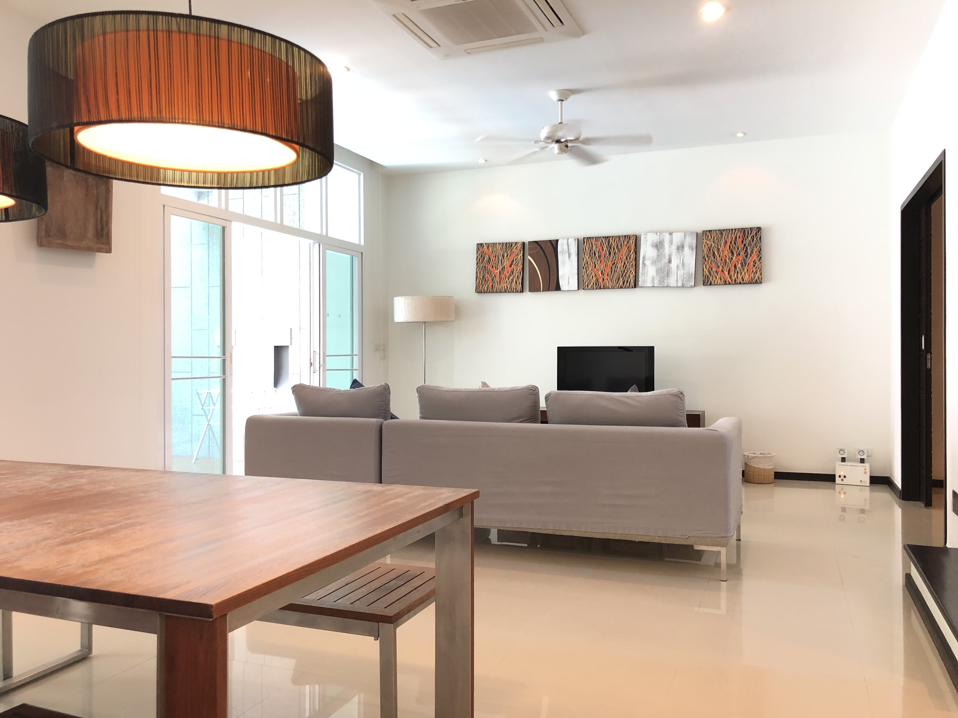 Well-appointed 3 bedrooms duplex condominium-style (SUC-1111) image