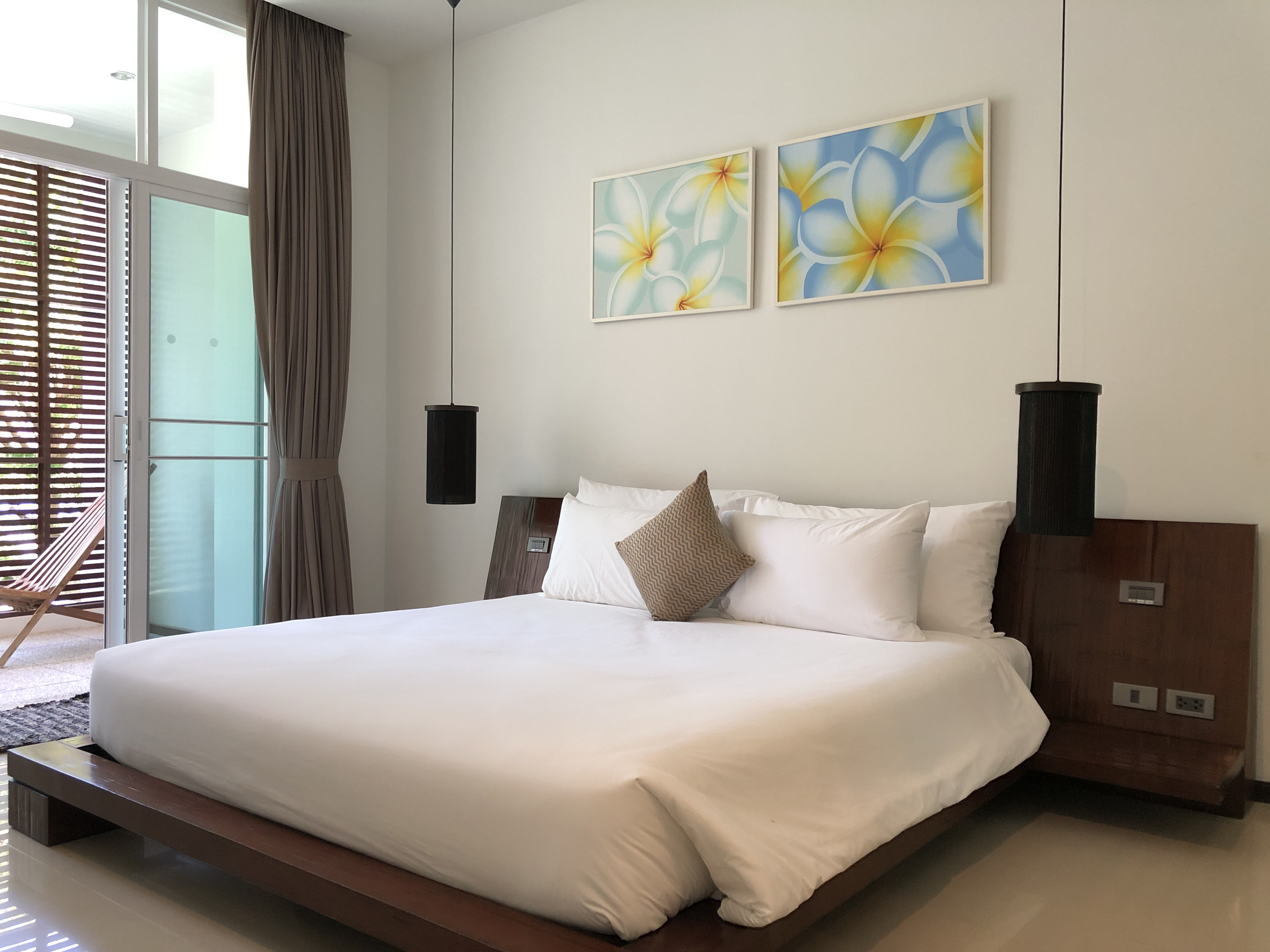 Well-appointed 3 bedrooms duplex condominium-style (SUC-1111) image