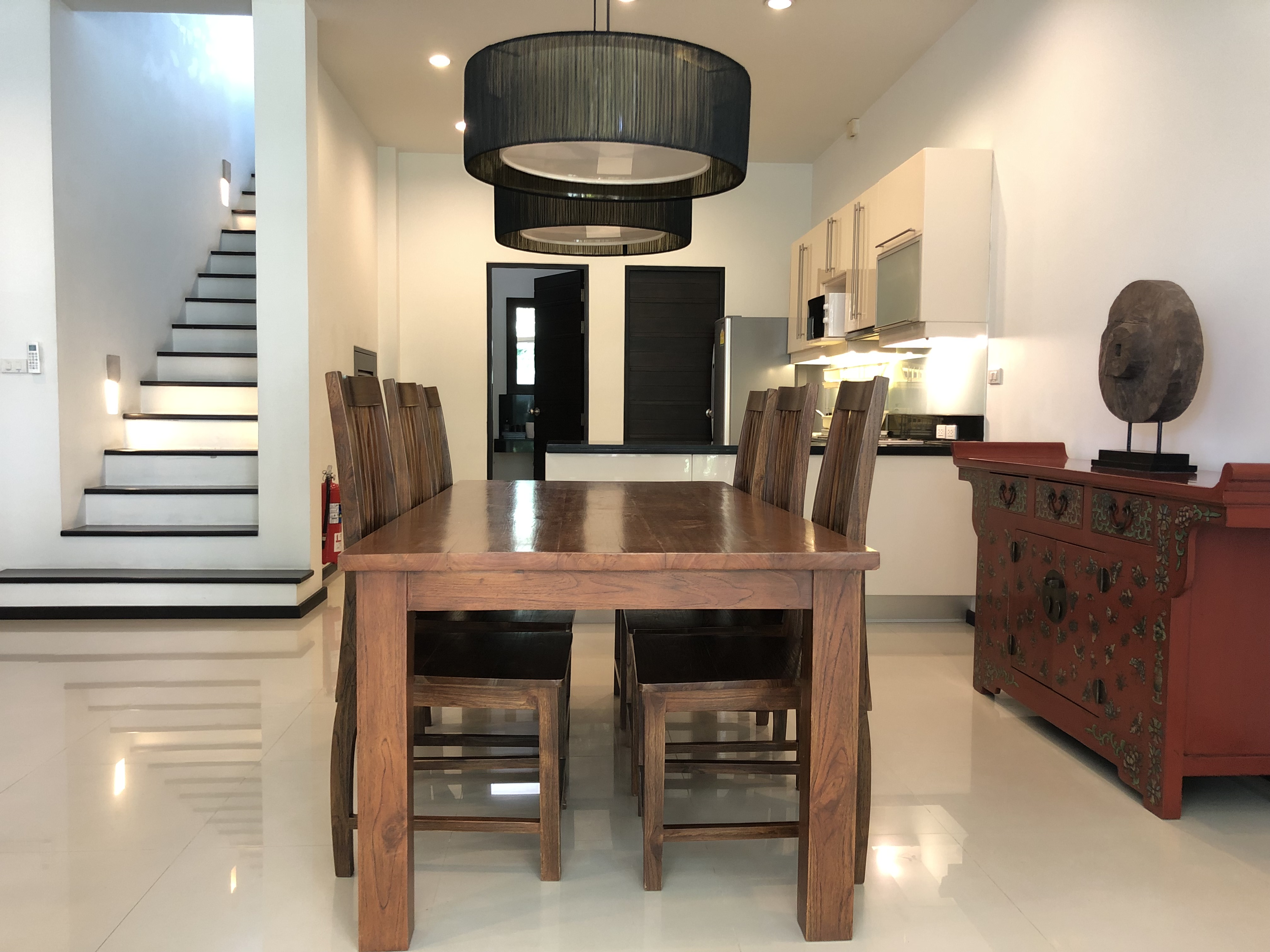 Modern comfort 3 bedrooms duplex condominium-style (SUC-1112) image