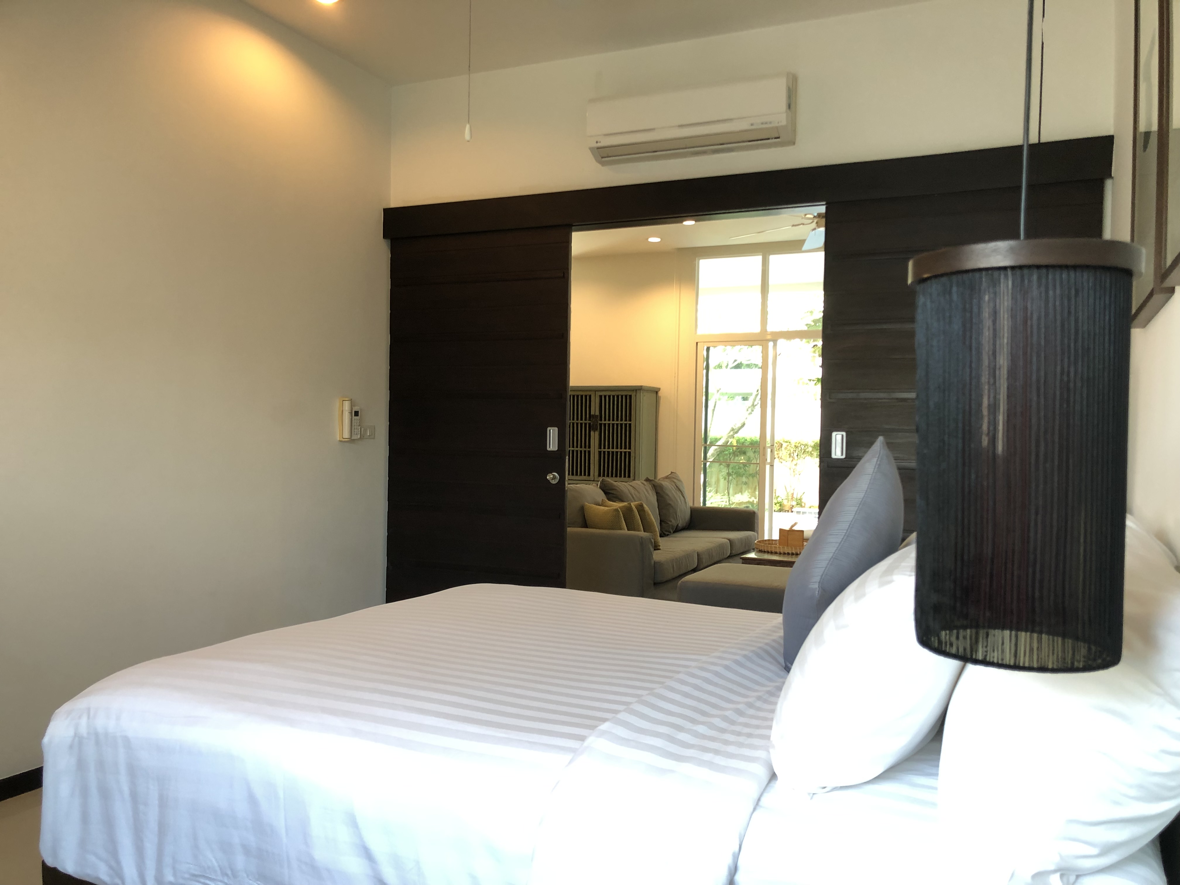 Modern comfort 3 bedrooms duplex condominium-style (SUC-1112) image