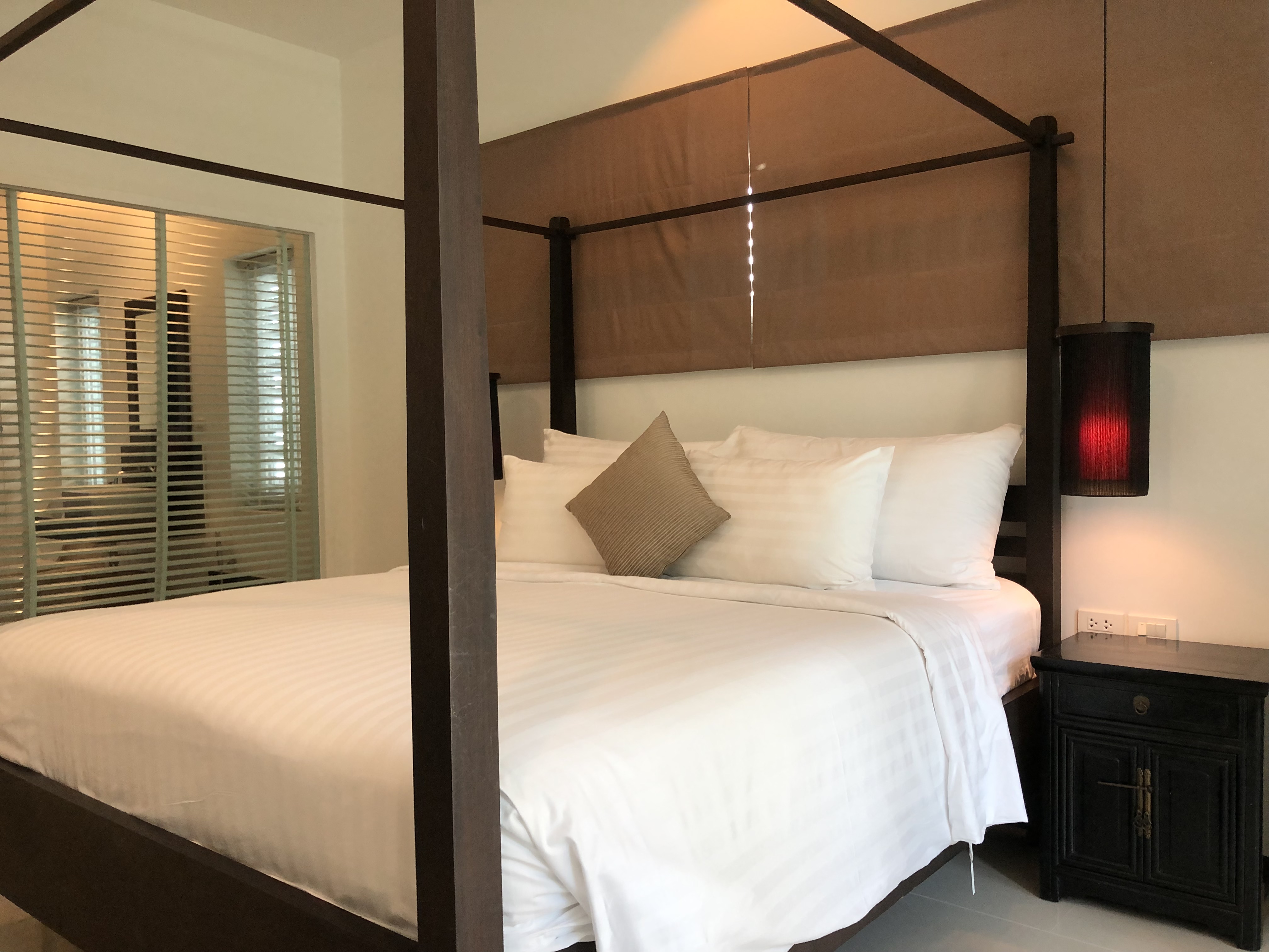 Modern comfort 3 bedrooms duplex condominium-style (SUC-1112) image