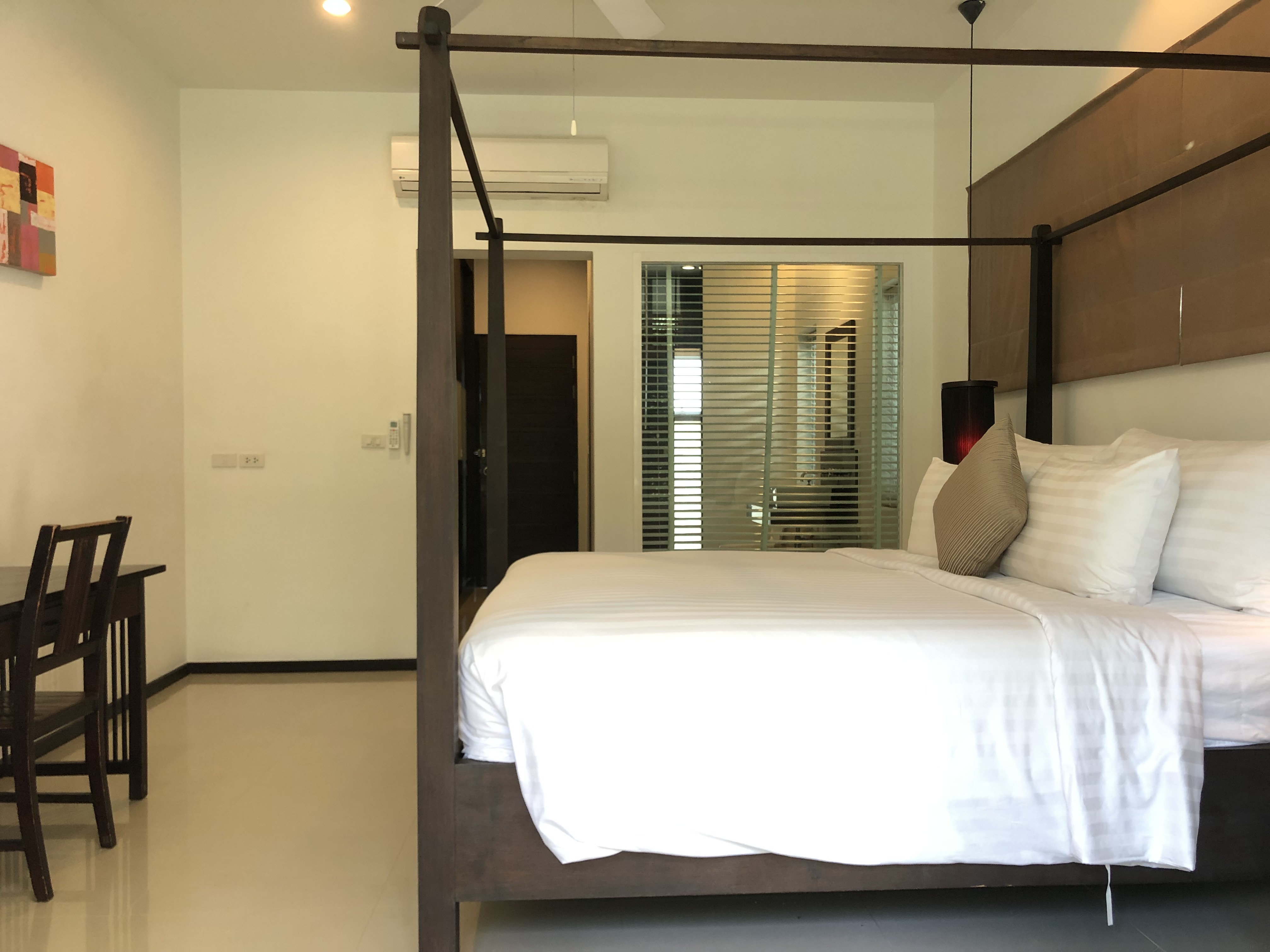 Modern comfort 3 bedrooms duplex condominium-style (SUC-1112) image