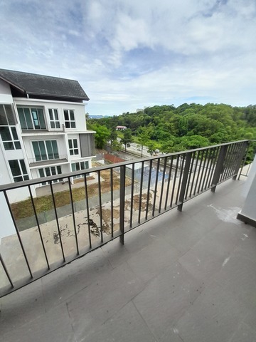 2.5 STOREY BUNGALOW IN BUKIT MERTAJAM , EXCLUSIVE AREA, GATED AND GUARDED image