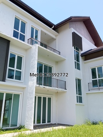 2.5 STOREY BUNGALOW IN BUKIT MERTAJAM , EXCLUSIVE AREA, GATED AND GUARDED image
