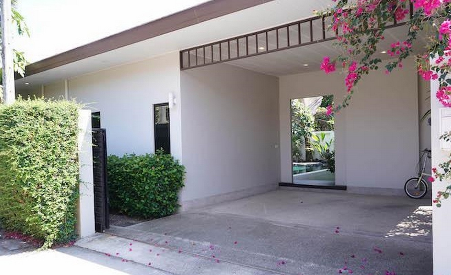 The Gorgeous Tropical Pool Villa in Layan (SUC-1114) image