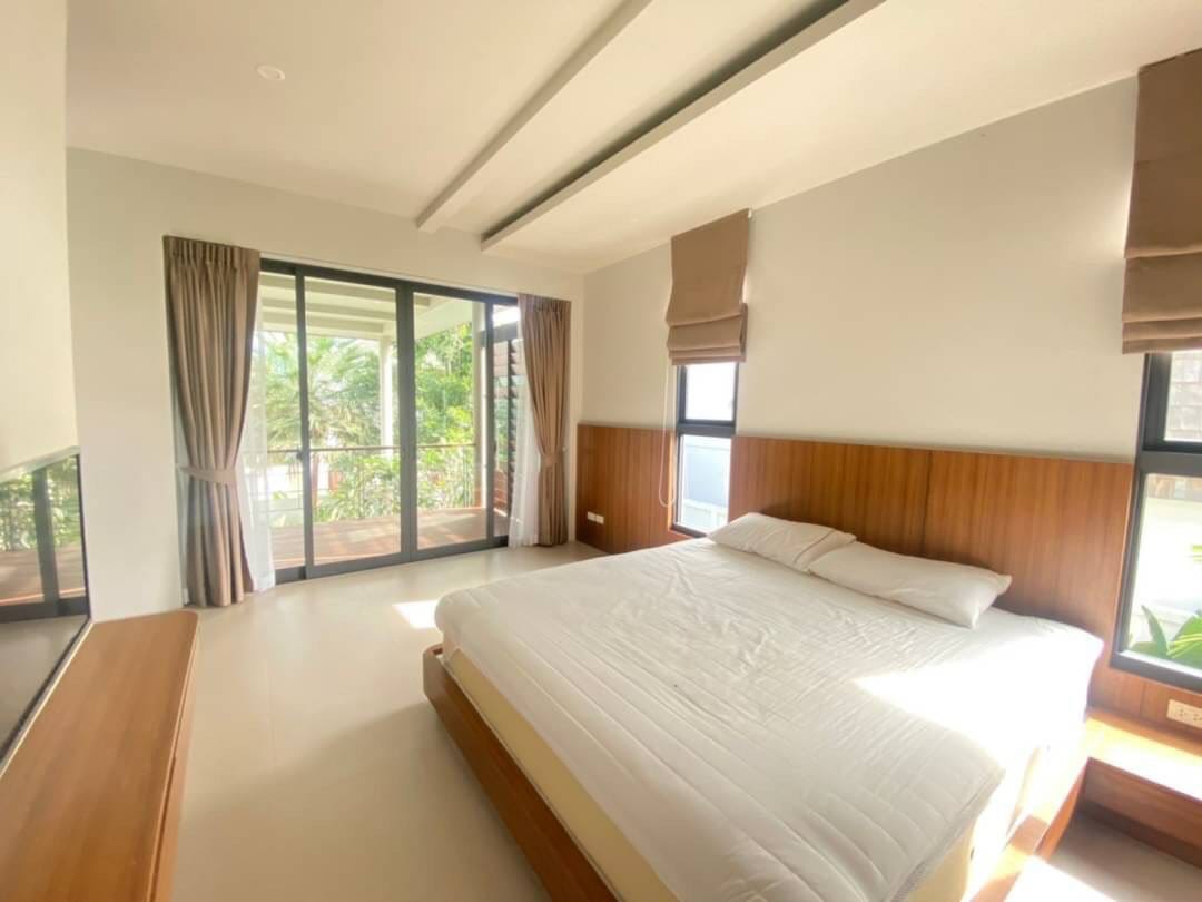 MODERN 3-BEDROOM POOL VILLA IN SOI PASAK NEAR BLUE TREE WATER PARK FOR SALE (SUD-1115) image