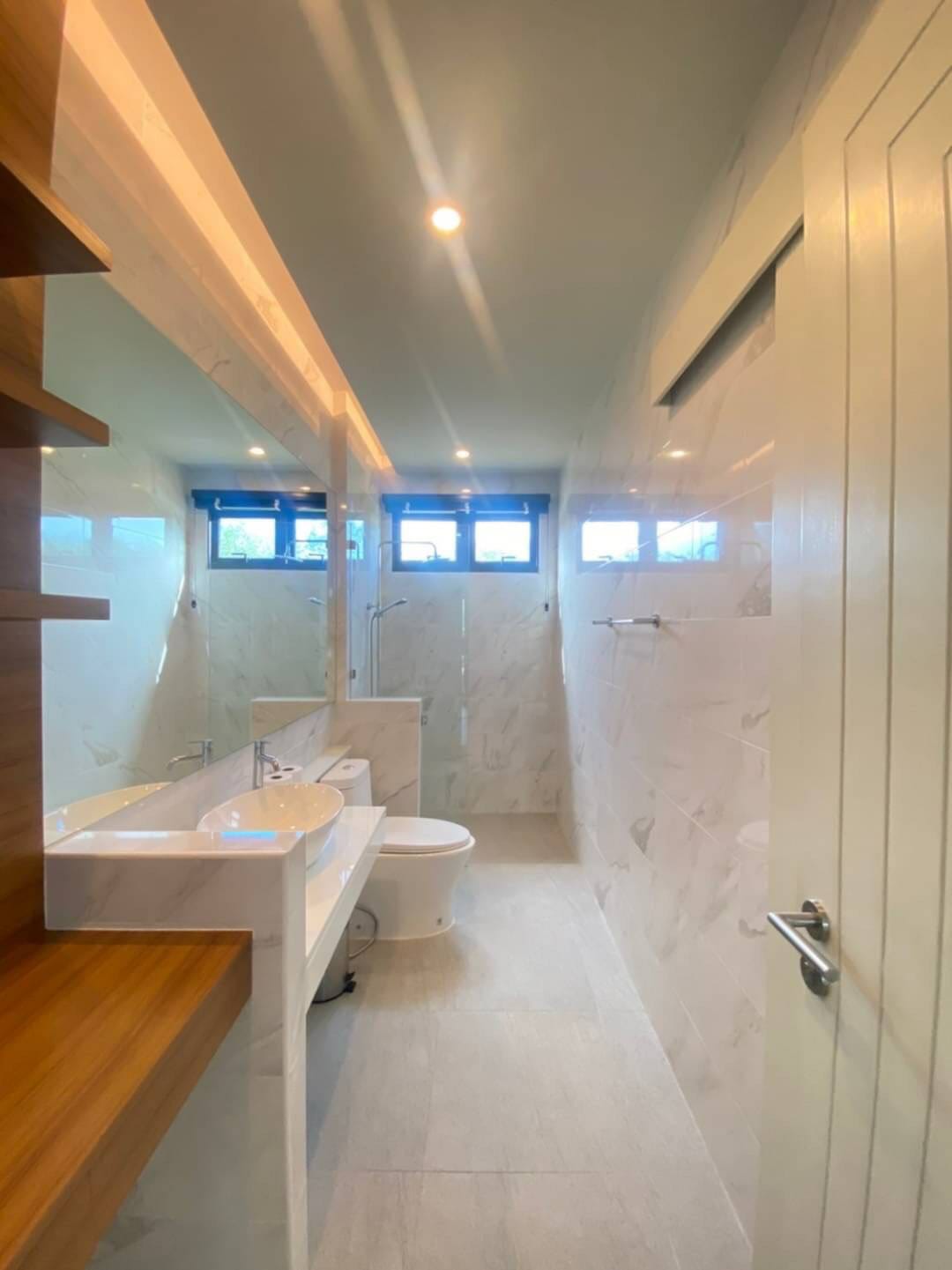 MODERN 3-BEDROOM POOL VILLA IN SOI PASAK NEAR BLUE TREE WATER PARK FOR SALE (SUD-1115) image