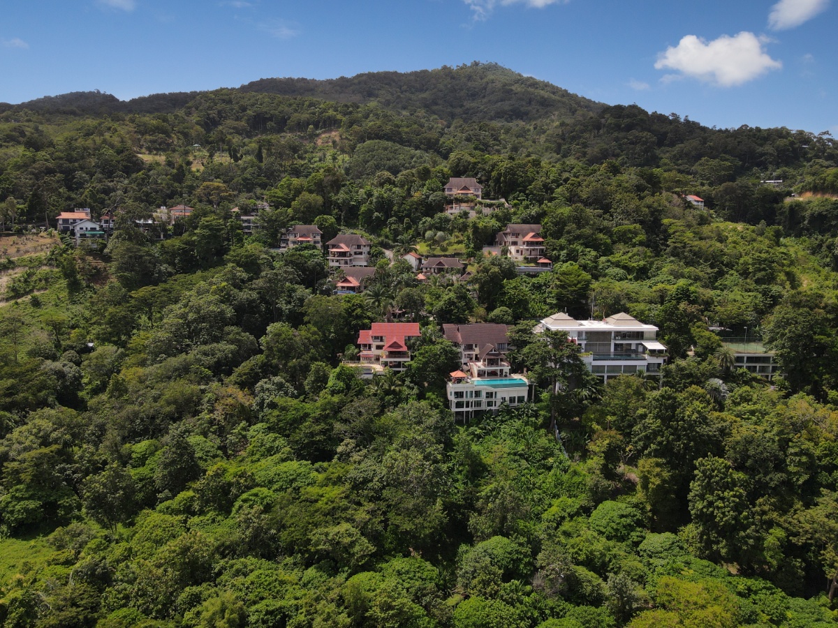 Facing west across the center of patong bay Villa Yoosook (SUC-1118) image
