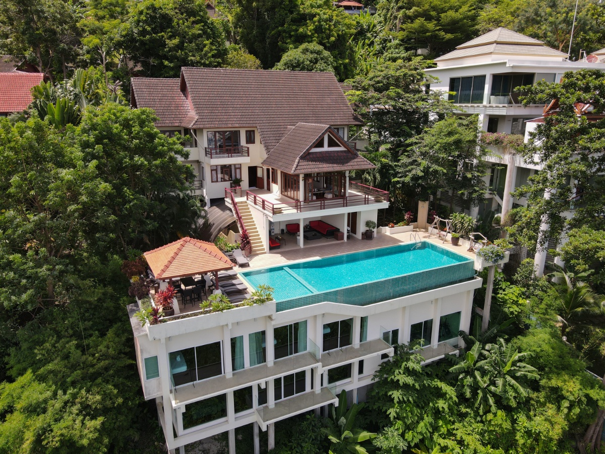 Facing west across the center of patong bay Villa Yoosook (SUC-1118) image