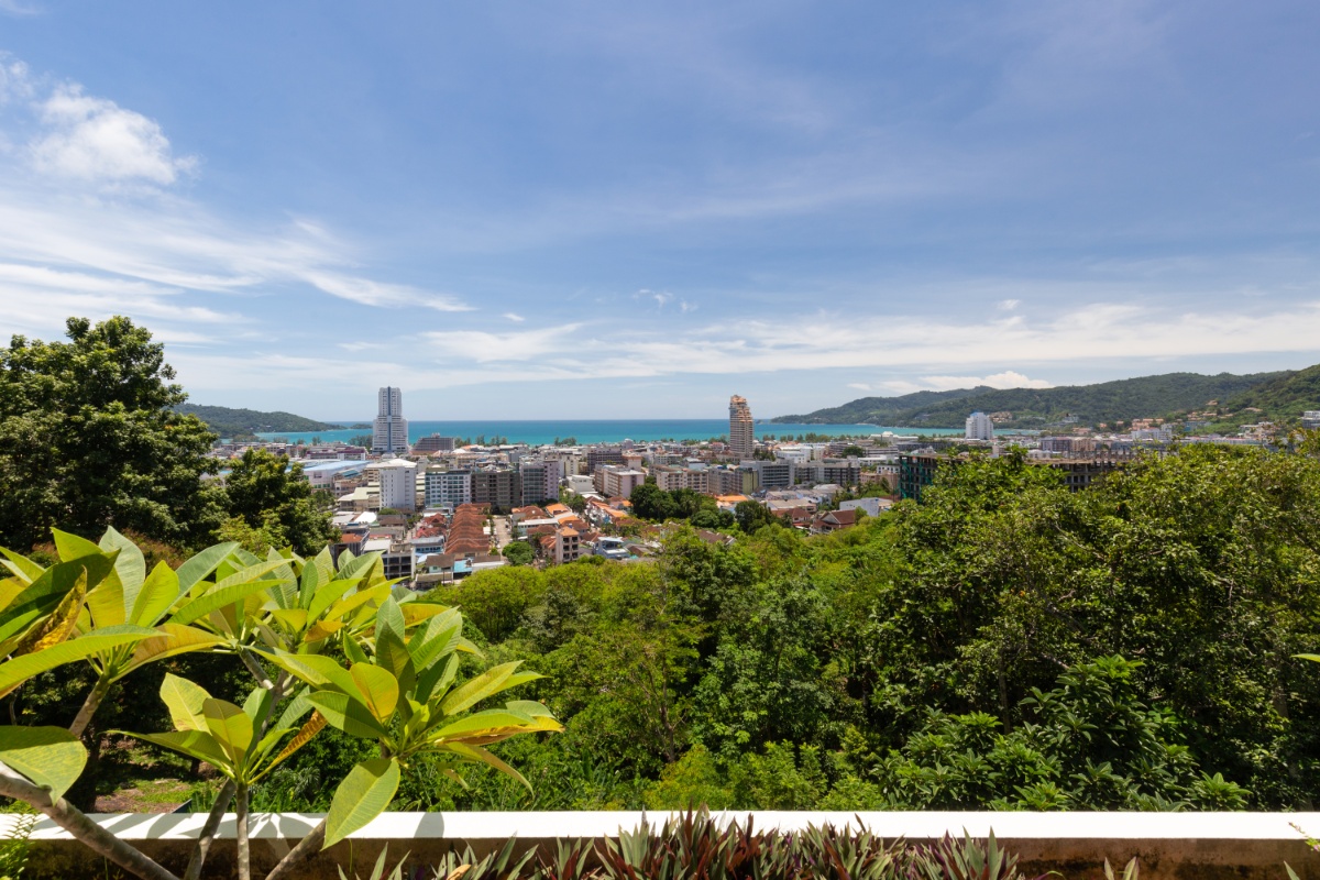 Facing west across the center of patong bay Villa Yoosook (SUC-1118) image