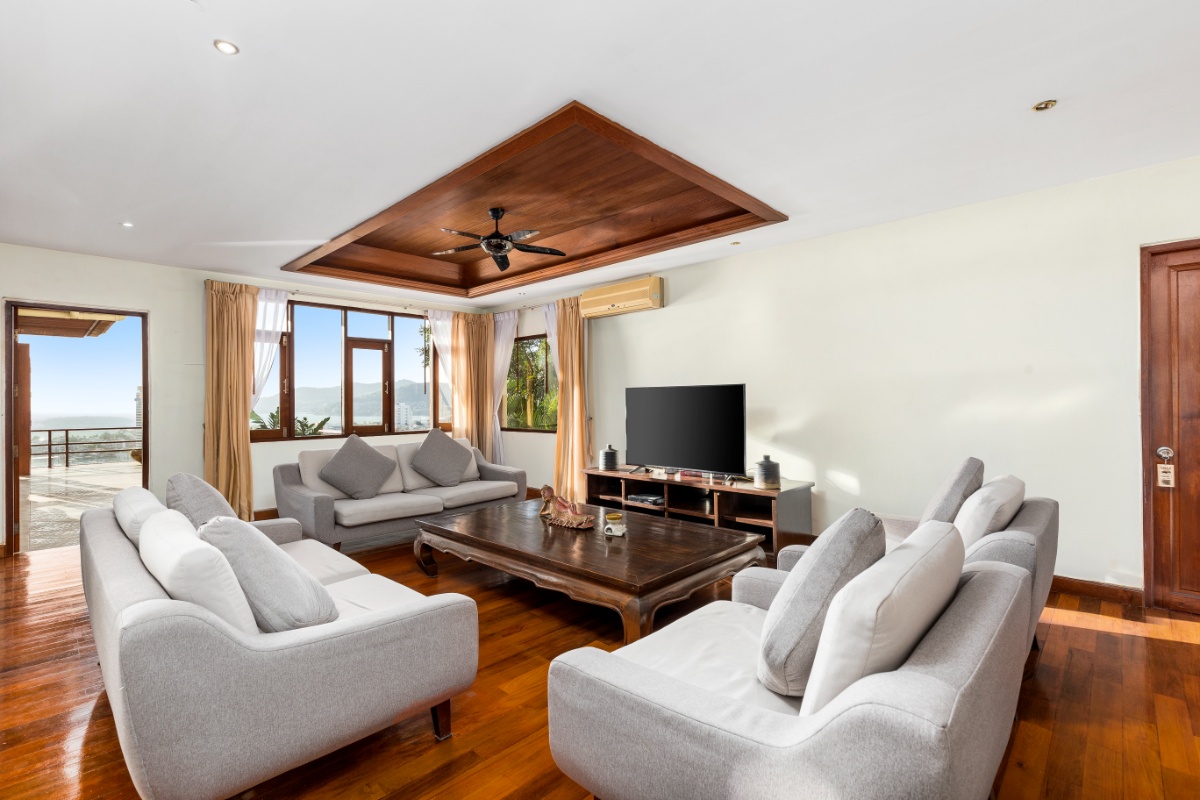 Facing west across the center of patong bay Villa Yoosook (SUC-1118) image