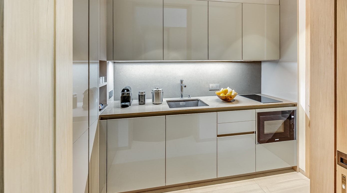 HOTEL MANAGED BEACHFRONT CONDOMINIUM IN KAMALA BEACH (SUP-1124) image