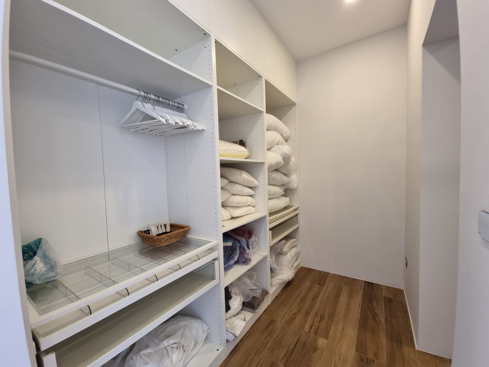 Modern 4 bedroom pool villa in pasak (SUD-1127) image