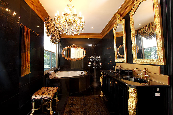 Absolute Beachfront Villa in Maikhao,Phuket (SUD-1133) image