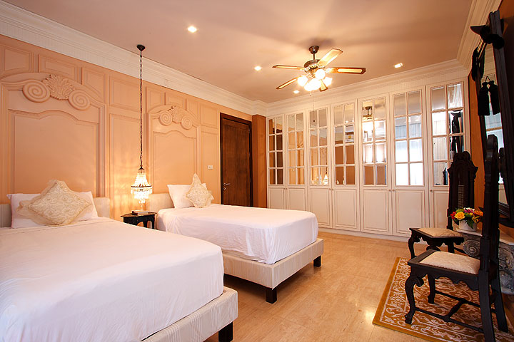 Absolute Beachfront Villa in Maikhao,Phuket (SUD-1133) image