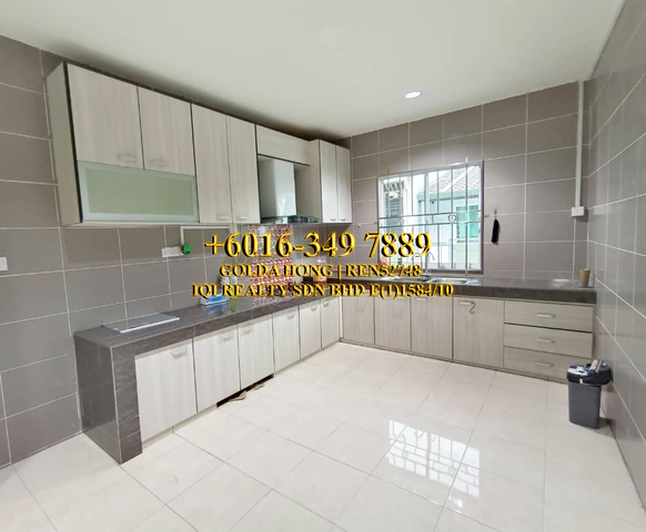 γFOR RENTγRiveria Kota Samarahan Partially Furnished Double Storey Terrace Intermediate House image