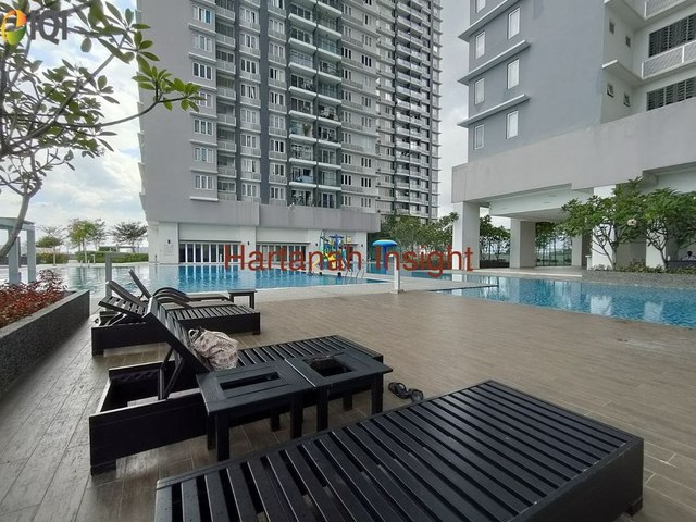 Aurora Residence Lakeside image