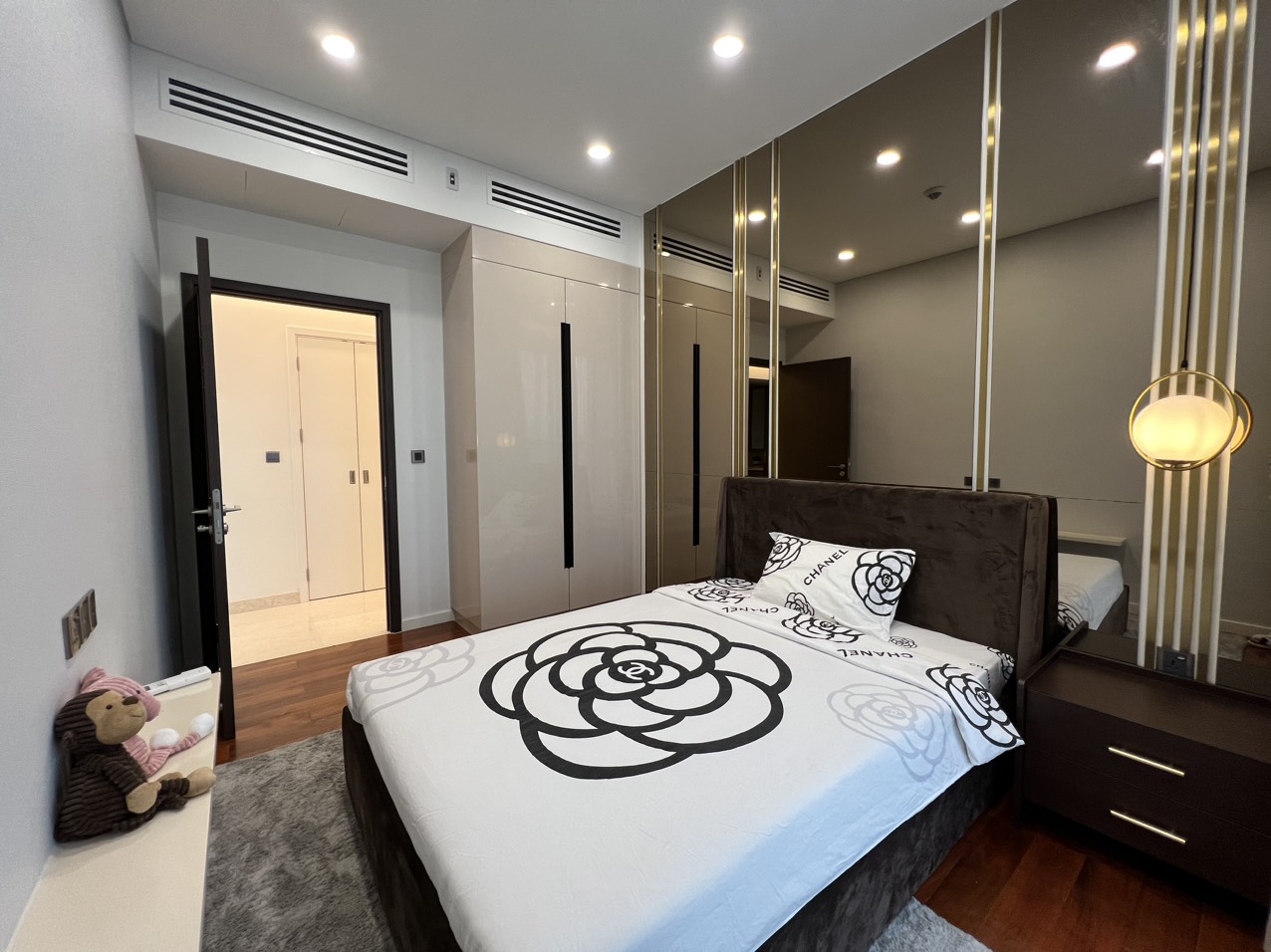 Q2 THAO DIEN, 4 BEDROOMS, FULLY FURNISHED, RIVER VIEW image