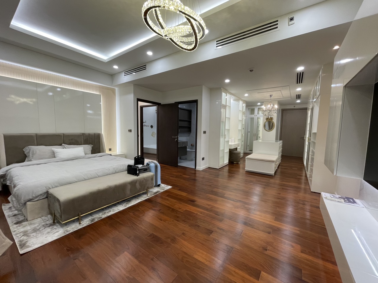 Q2 THAO DIEN, 4 BEDROOMS, FULLY FURNISHED, RIVER VIEW image