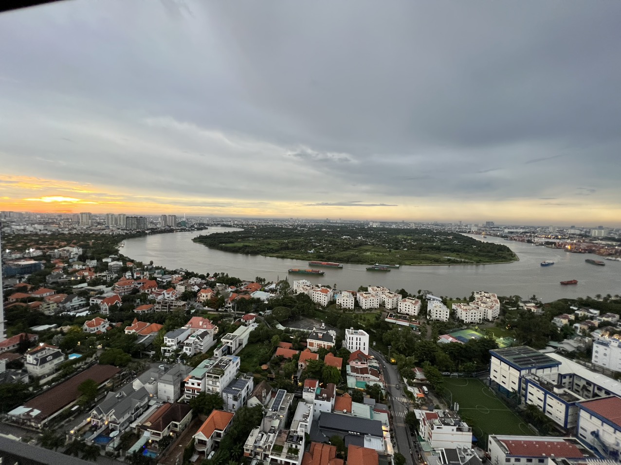 Q2 THAO DIEN, 4 BEDROOMS, FULLY FURNISHED, RIVER VIEW image