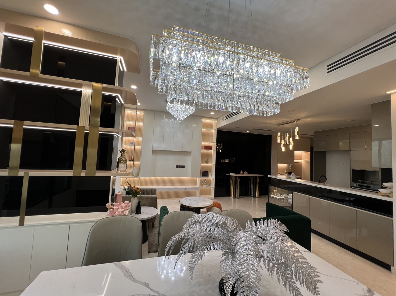 Q2 THAO DIEN, 4 BEDROOMS, FULLY FURNISHED, RIVER VIEW image