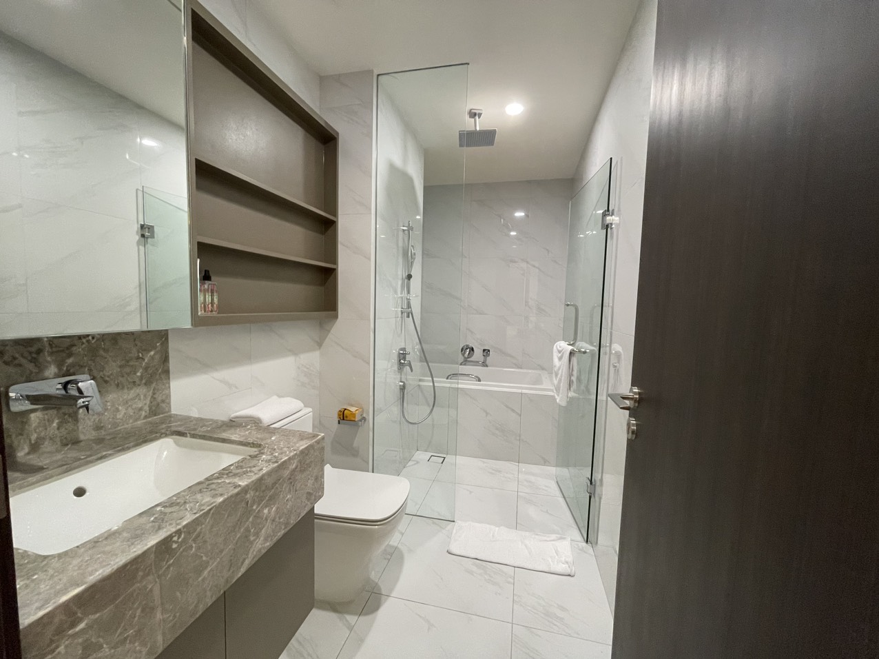 Q2 THAO DIEN, 4 BEDROOMS, FULLY FURNISHED, RIVER VIEW image