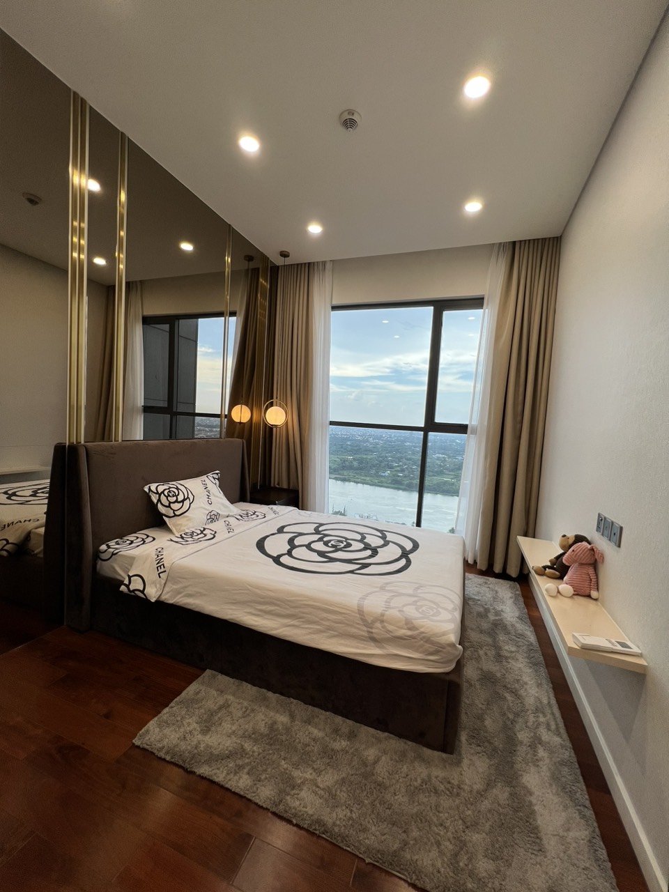 Q2 THAO DIEN, 4 BEDROOMS, FULLY FURNISHED, RIVER VIEW image