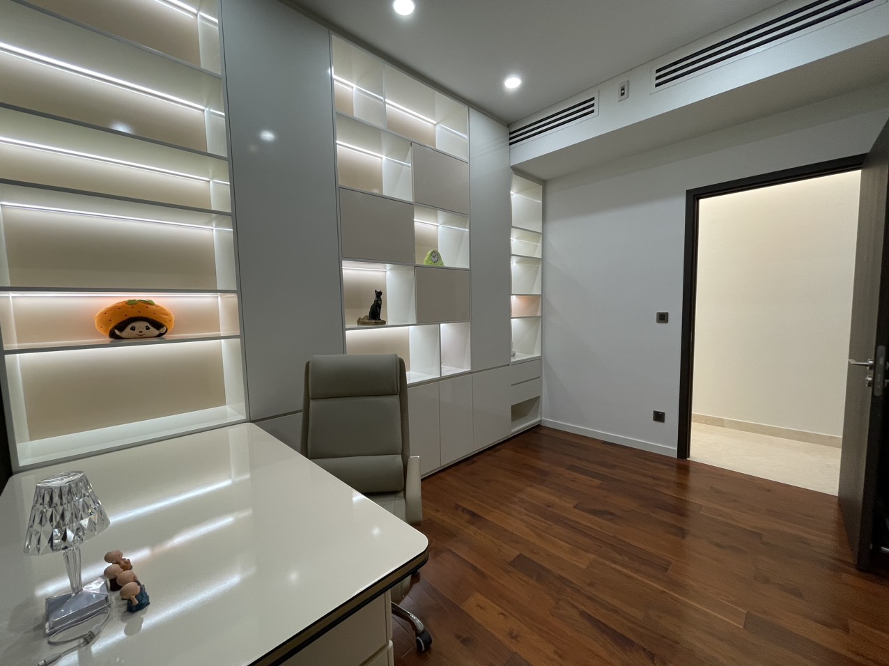 Q2 THAO DIEN, 4 BEDROOMS, FULLY FURNISHED, RIVER VIEW image