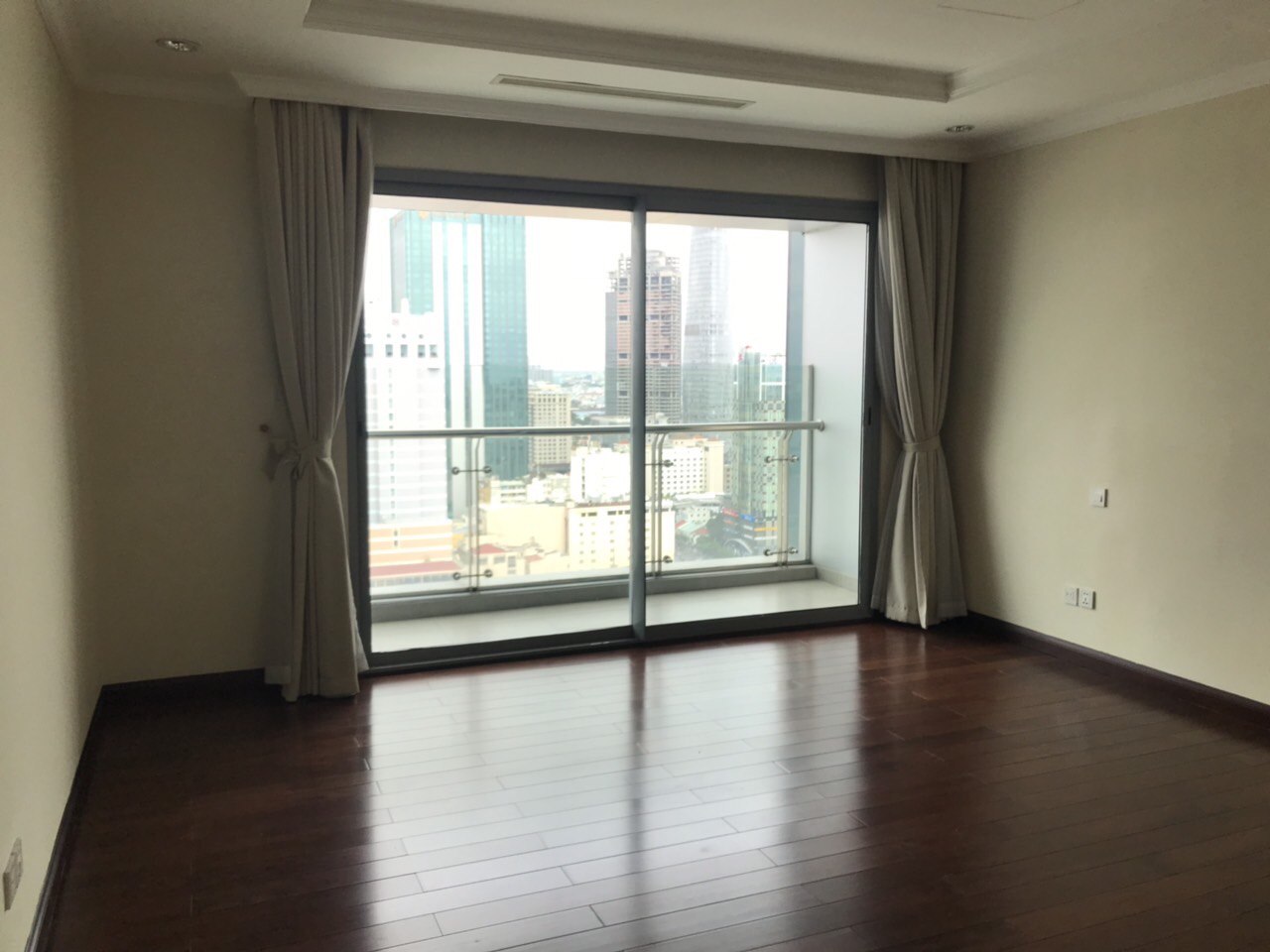 VINCOM ĐỒNG KHỞI QUẬN 1, 3 PHÒNG NGỦ, BÀN GIAO CƠ BẢN, VIEW Q1, SÔNG VÀ THỦ THIÊM image