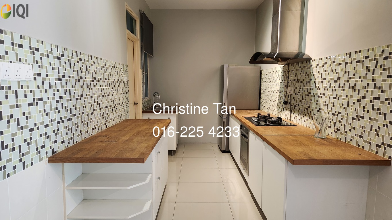 Metropolitan Square image