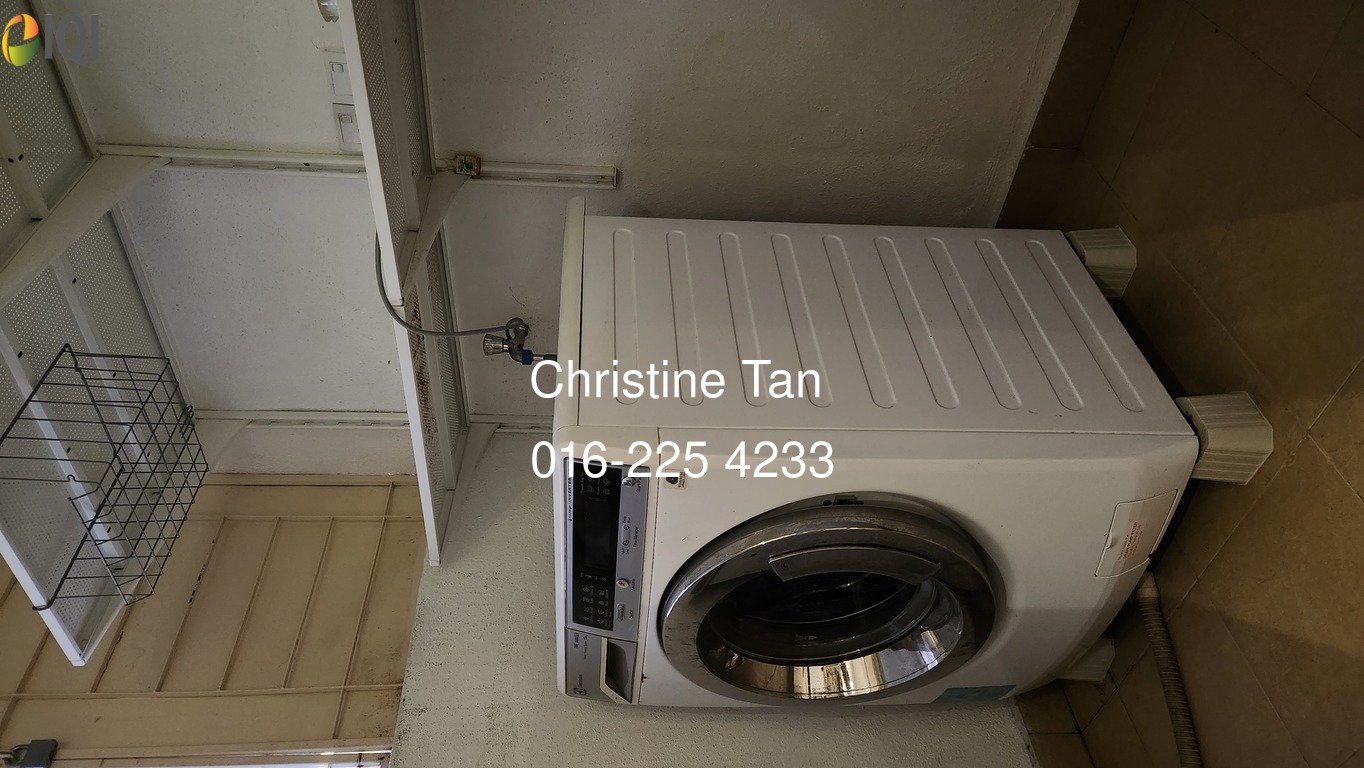 Metropolitan Square image