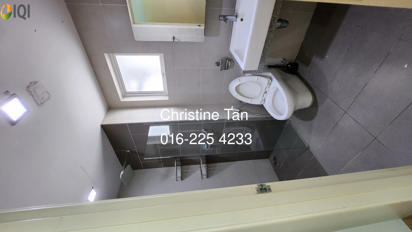 Metropolitan Square image