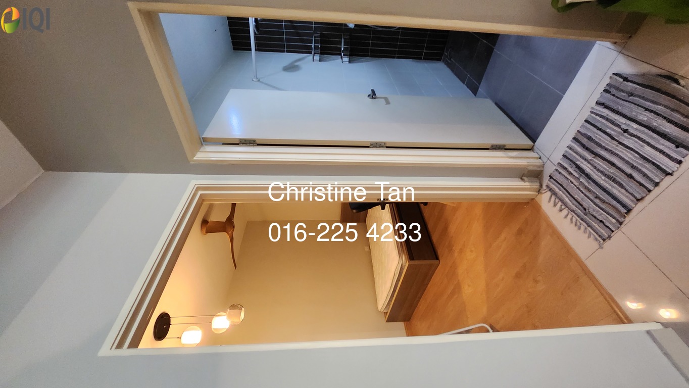 Metropolitan Square image