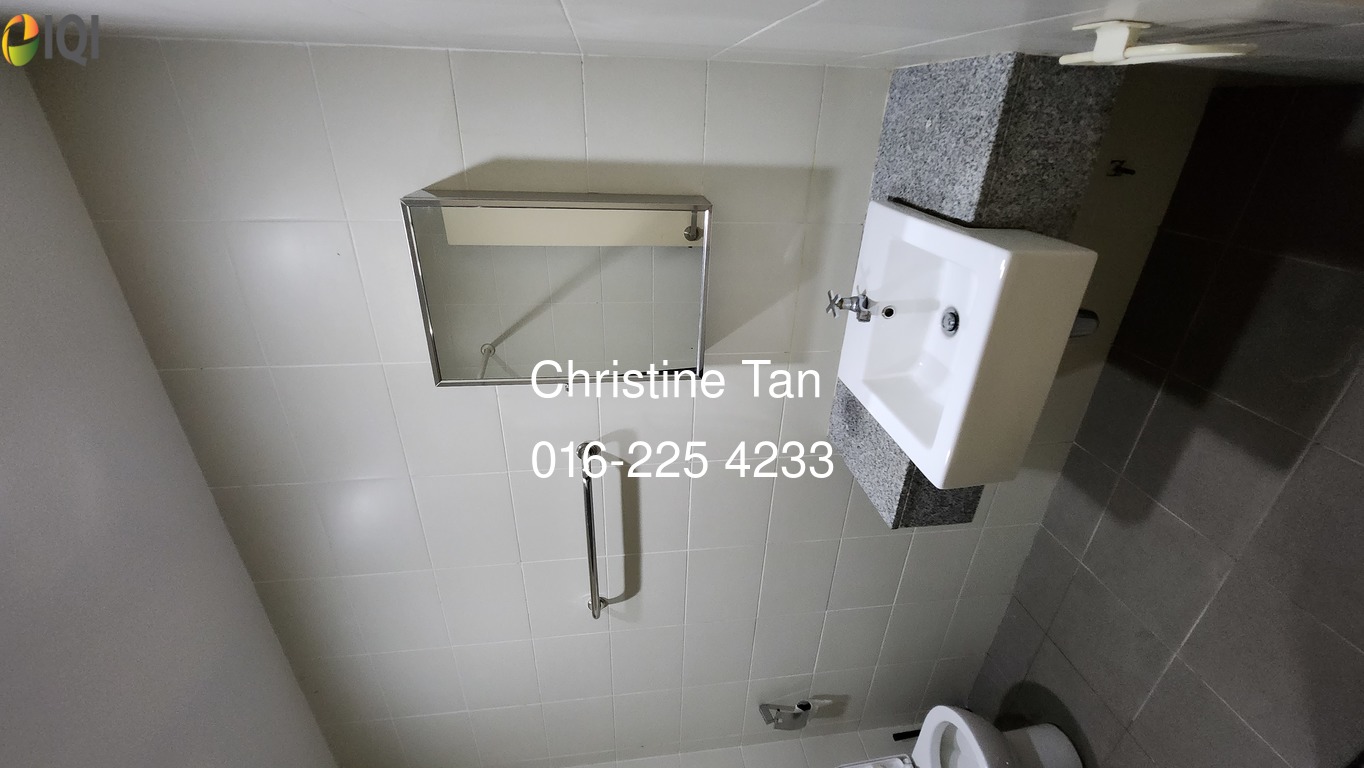 Metropolitan Square image