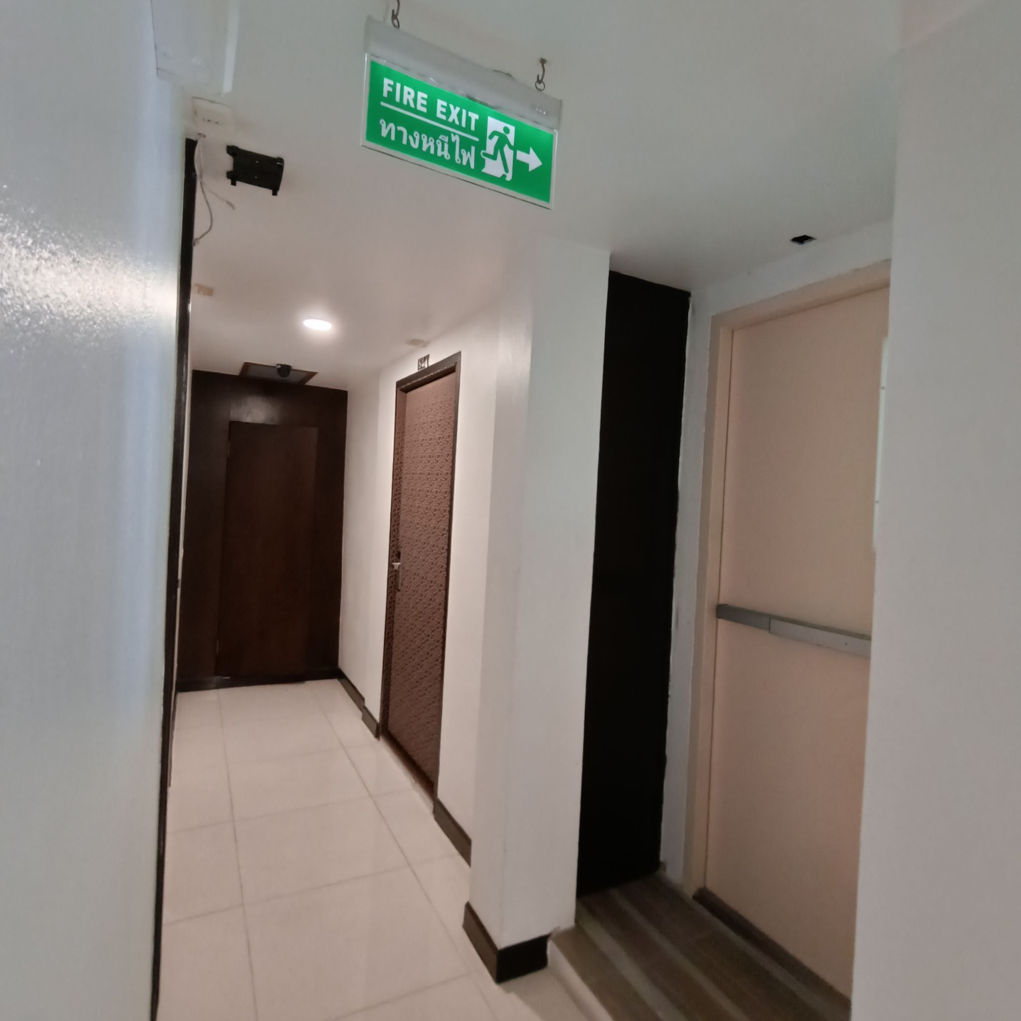 Commercial Building Pratunam Bangkok.  image