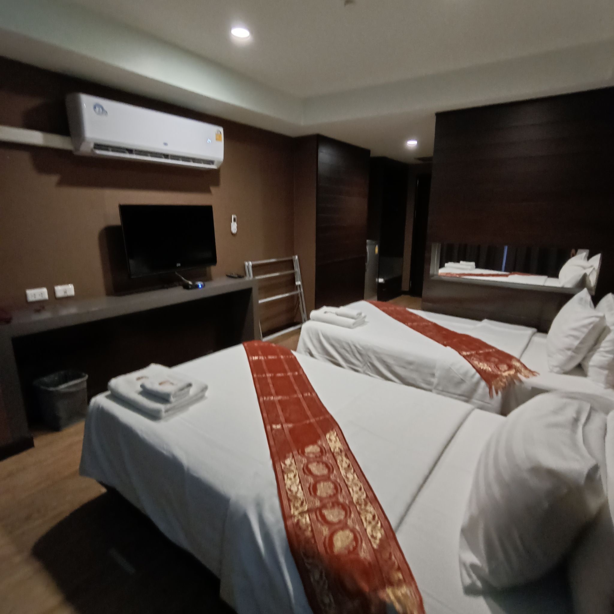 Commercial Building Pratunam Bangkok.  image