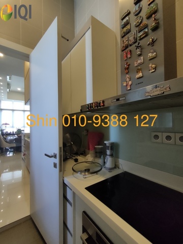 Icon Residence image