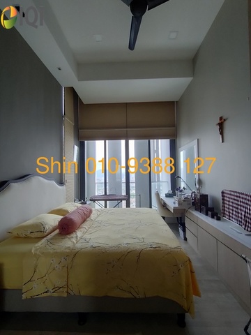 Icon Residence image