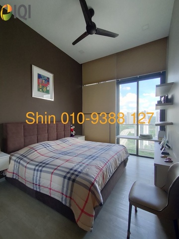 Icon Residence image