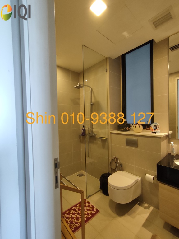 Icon Residence image