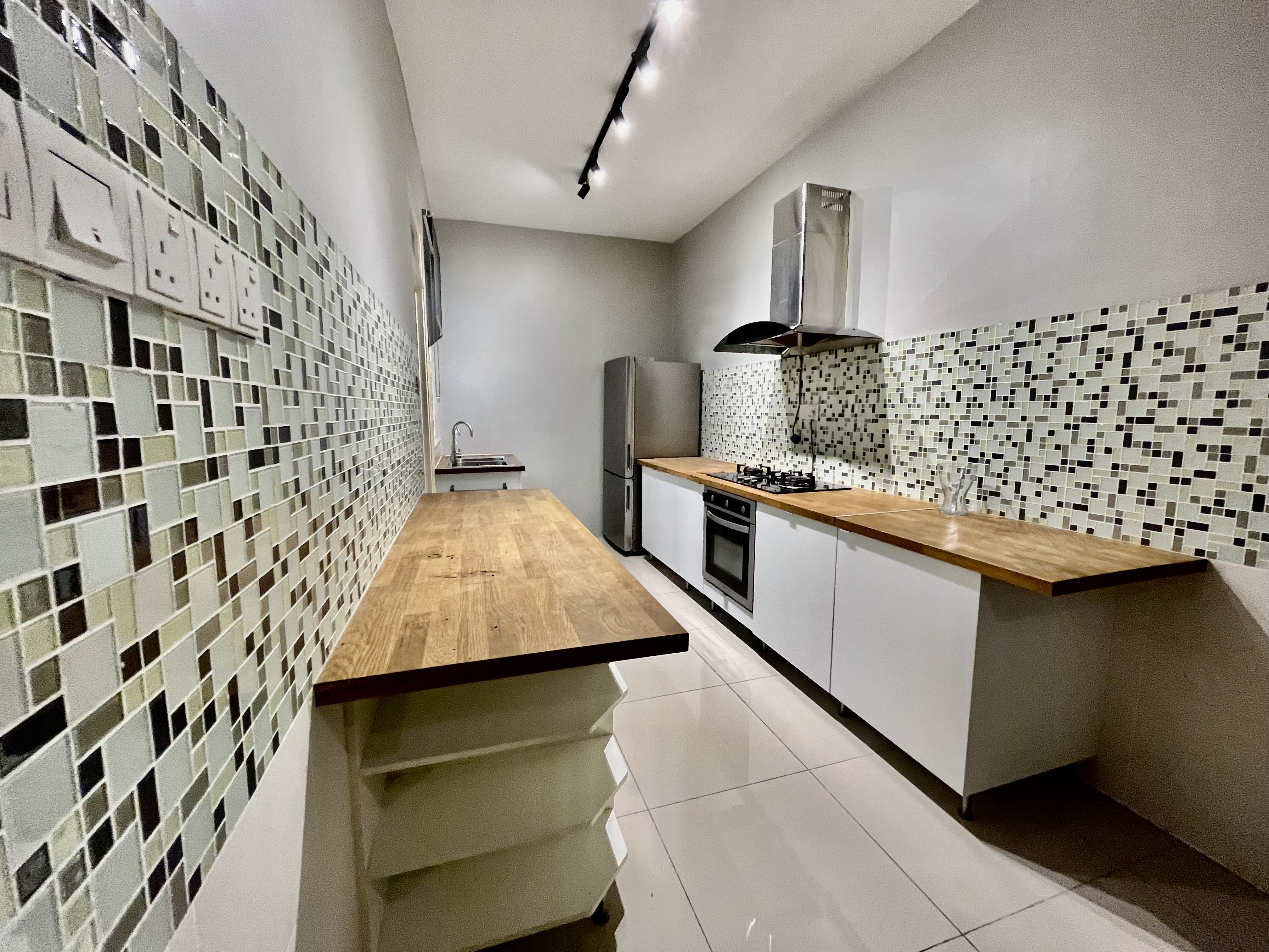 Metropolitan Square image